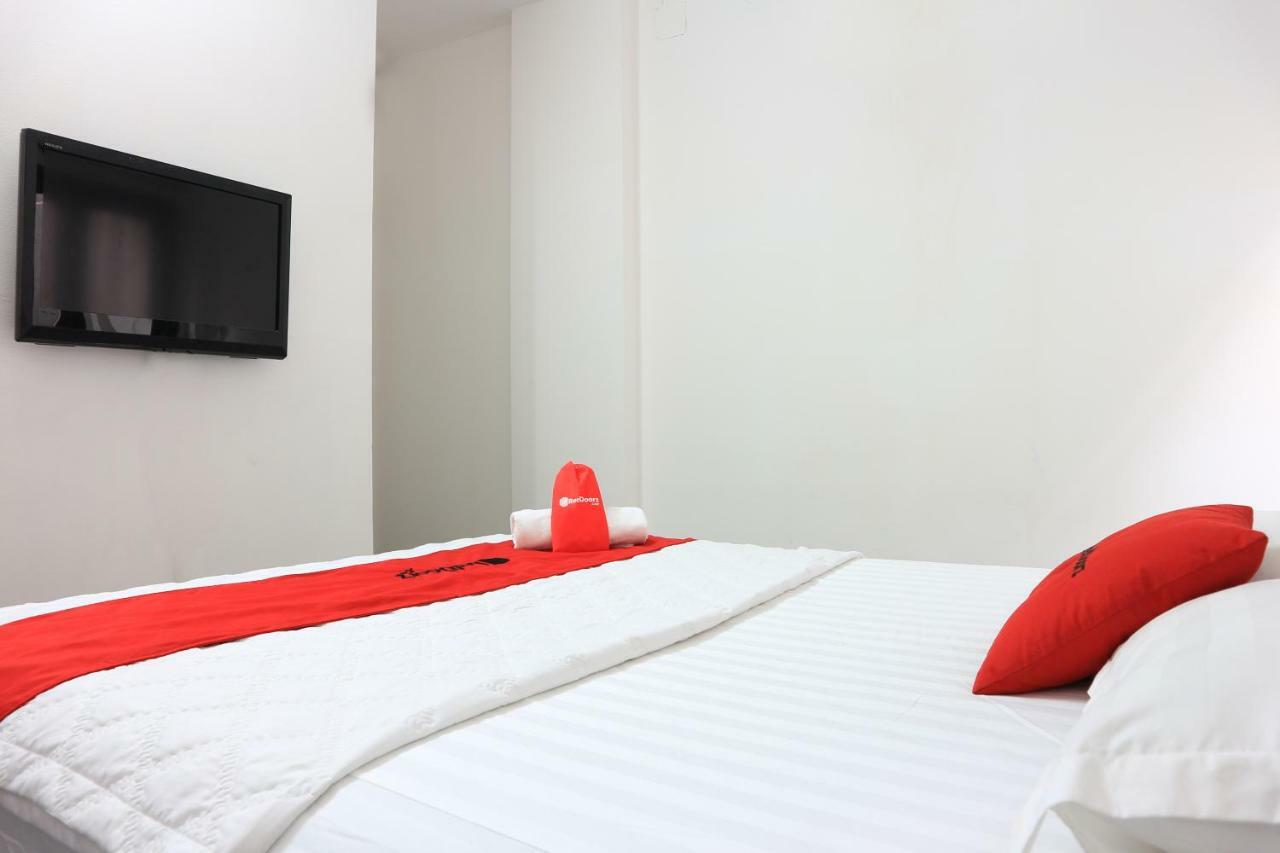 Reddoorz Near Gia Dinh International Hospital Hotel TP. Hồ Chí Minh Ngoại thất bức ảnh