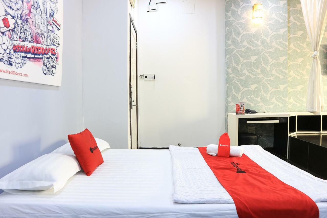 Reddoorz Near Gia Dinh International Hospital Hotel TP. Hồ Chí Minh Ngoại thất bức ảnh